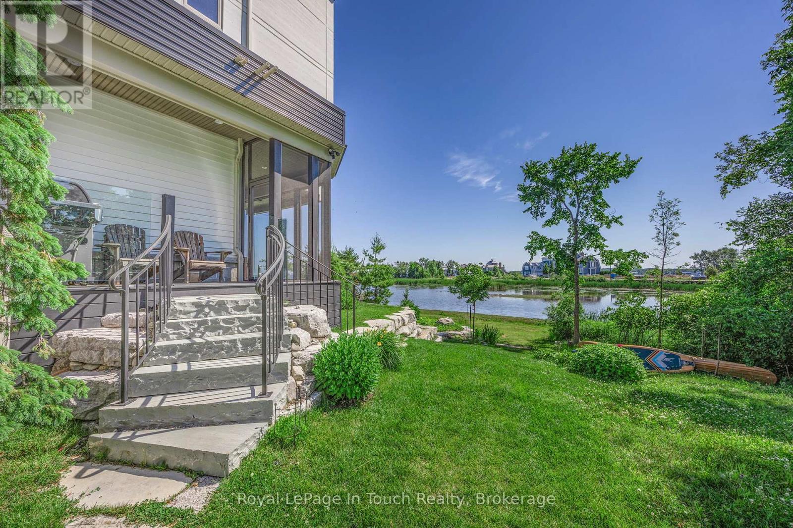 












17 SWAN LANE

,
Tay (Port McNicoll),




Ontario
L0K1R0

