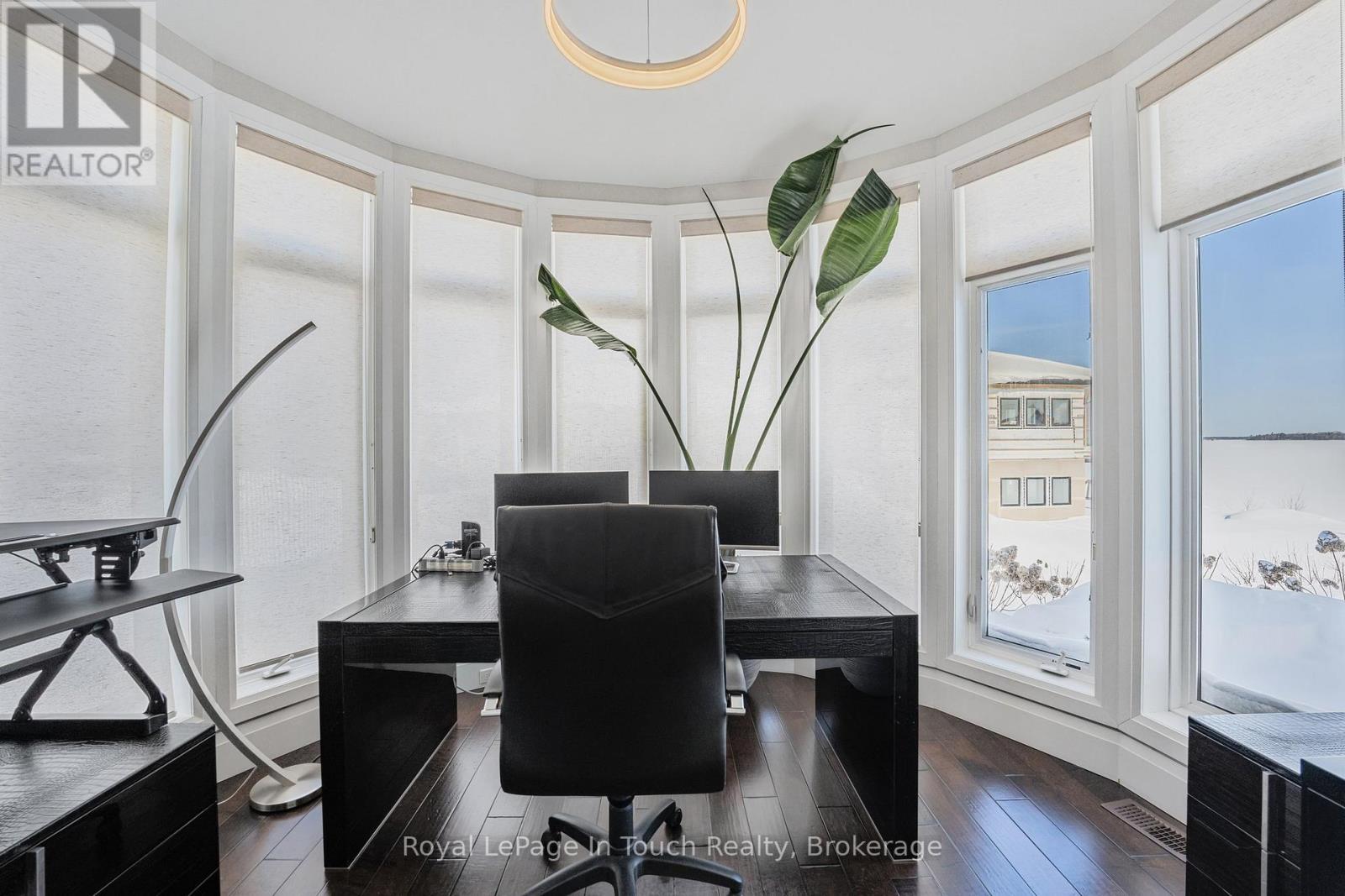 












17 SWAN LANE

,
Tay (Port McNicoll),




Ontario
L0K1R0

