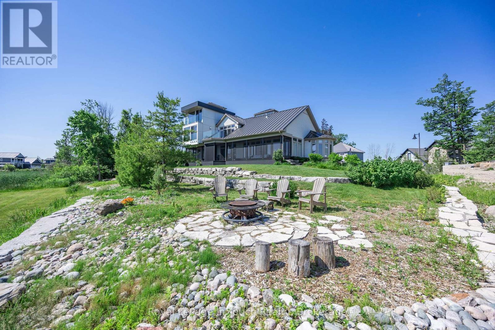 












17 SWAN LANE

,
Tay (Port McNicoll),




Ontario
L0K1R0

