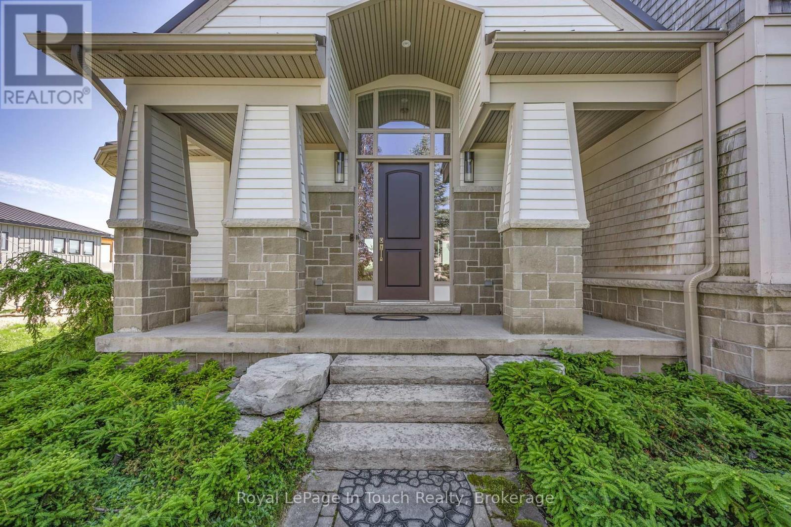 












17 SWAN LANE

,
Tay (Port McNicoll),




Ontario
L0K1R0

