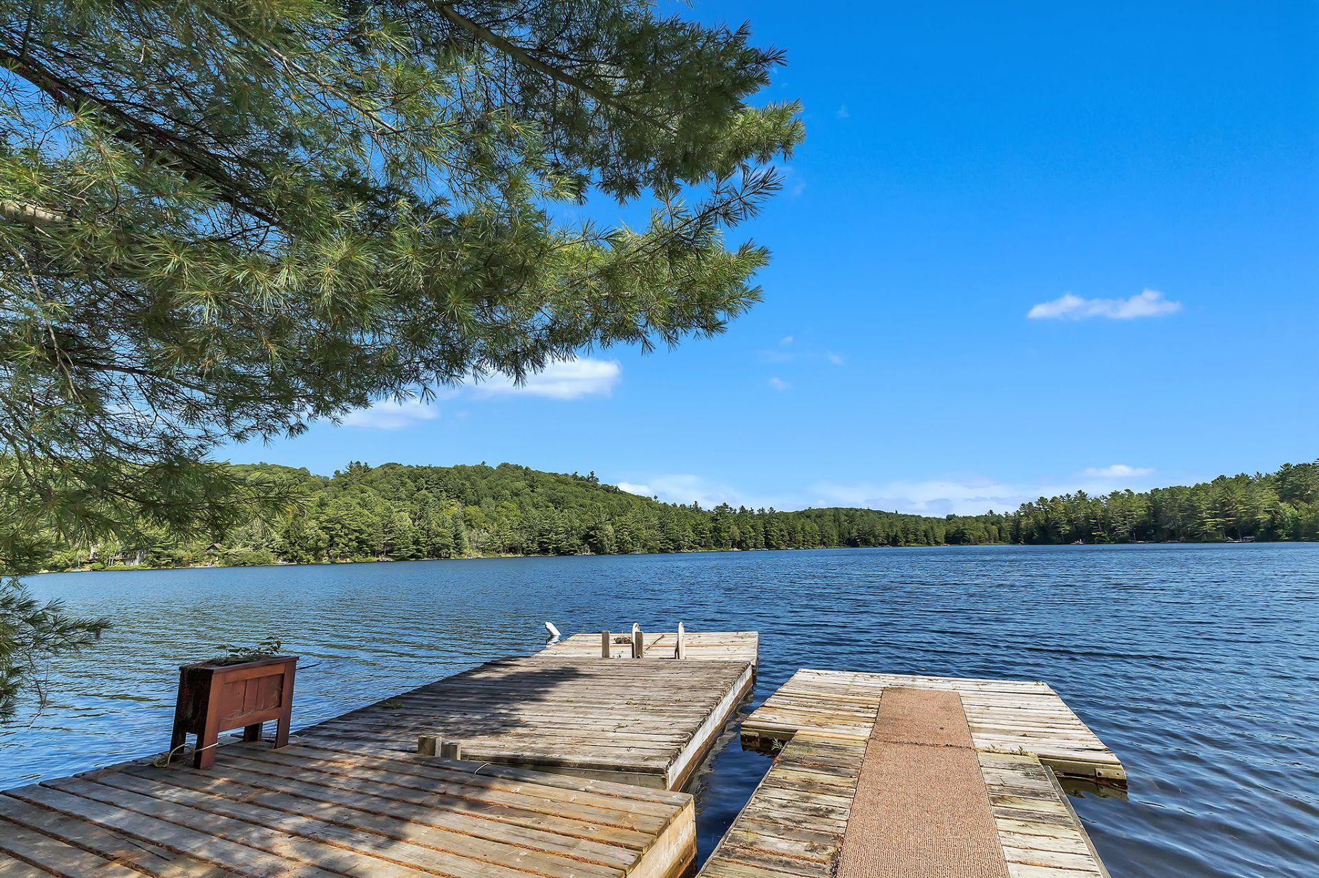 









24


Ch. du Lac-Barnes

,
Val-des-Monts,




QC
J8N6E4

