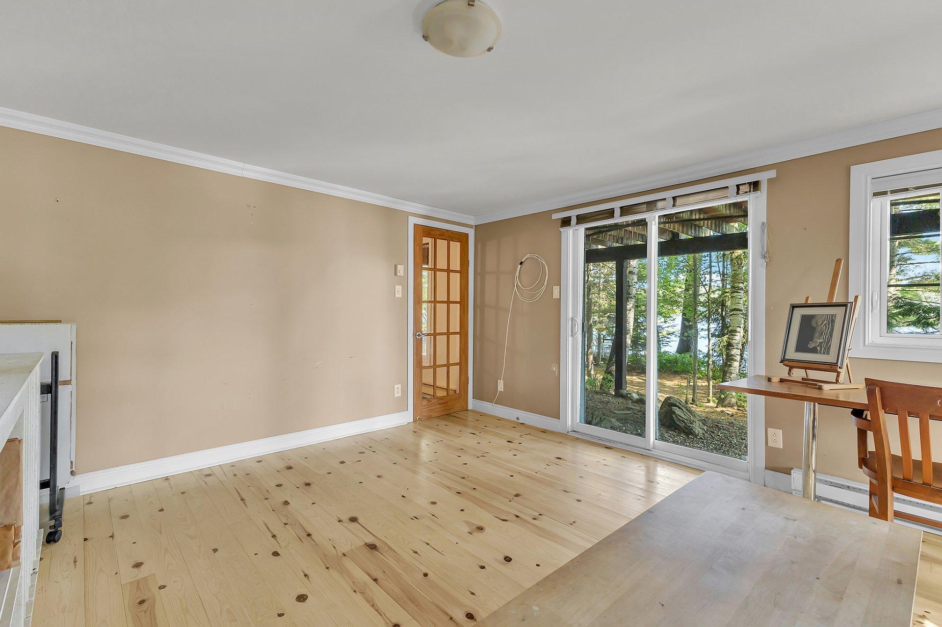 









24


Ch. du Lac-Barnes

,
Val-des-Monts,




QC
J8N6E4

