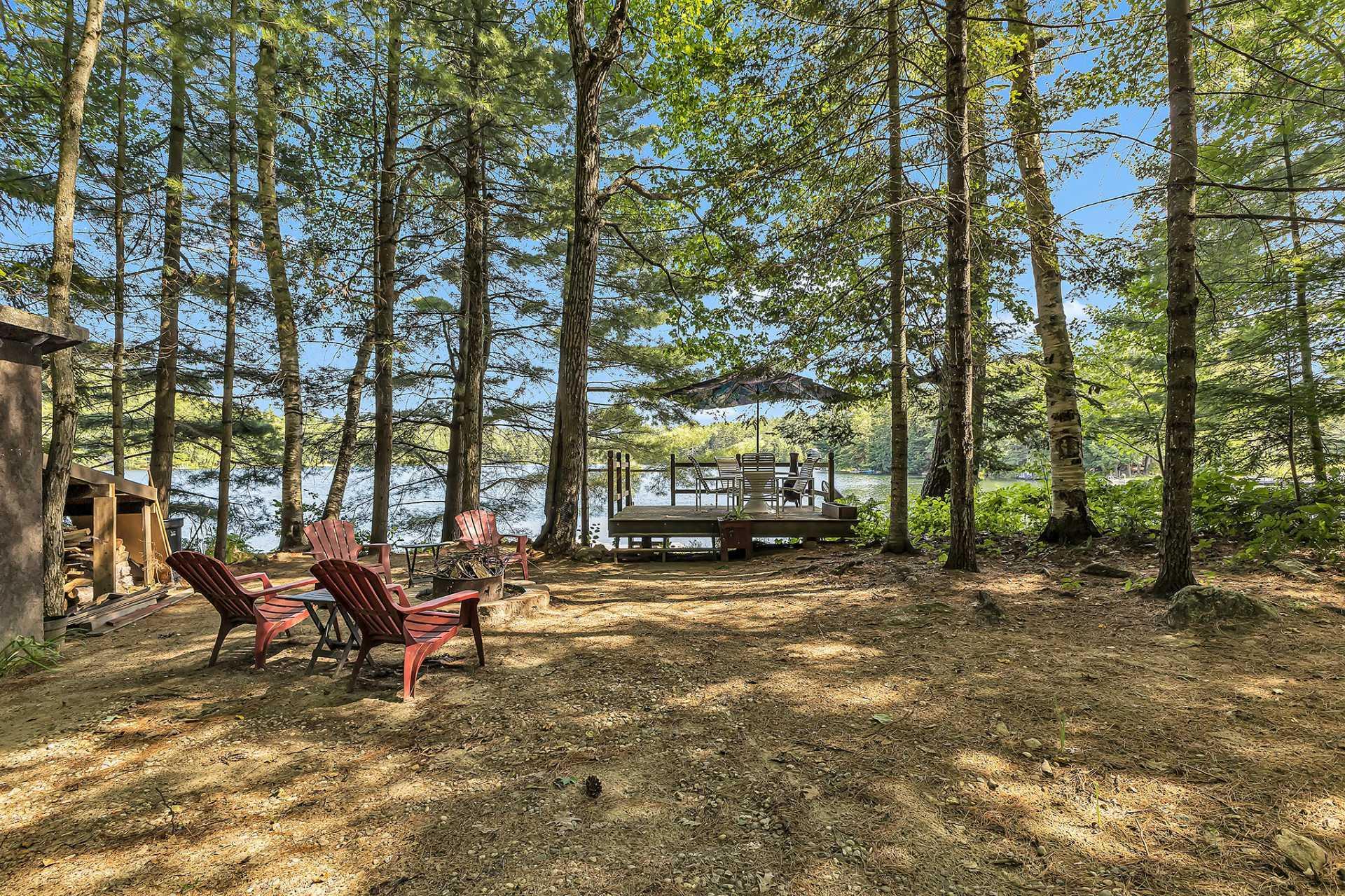 









24


Ch. du Lac-Barnes

,
Val-des-Monts,




QC
J8N6E4

