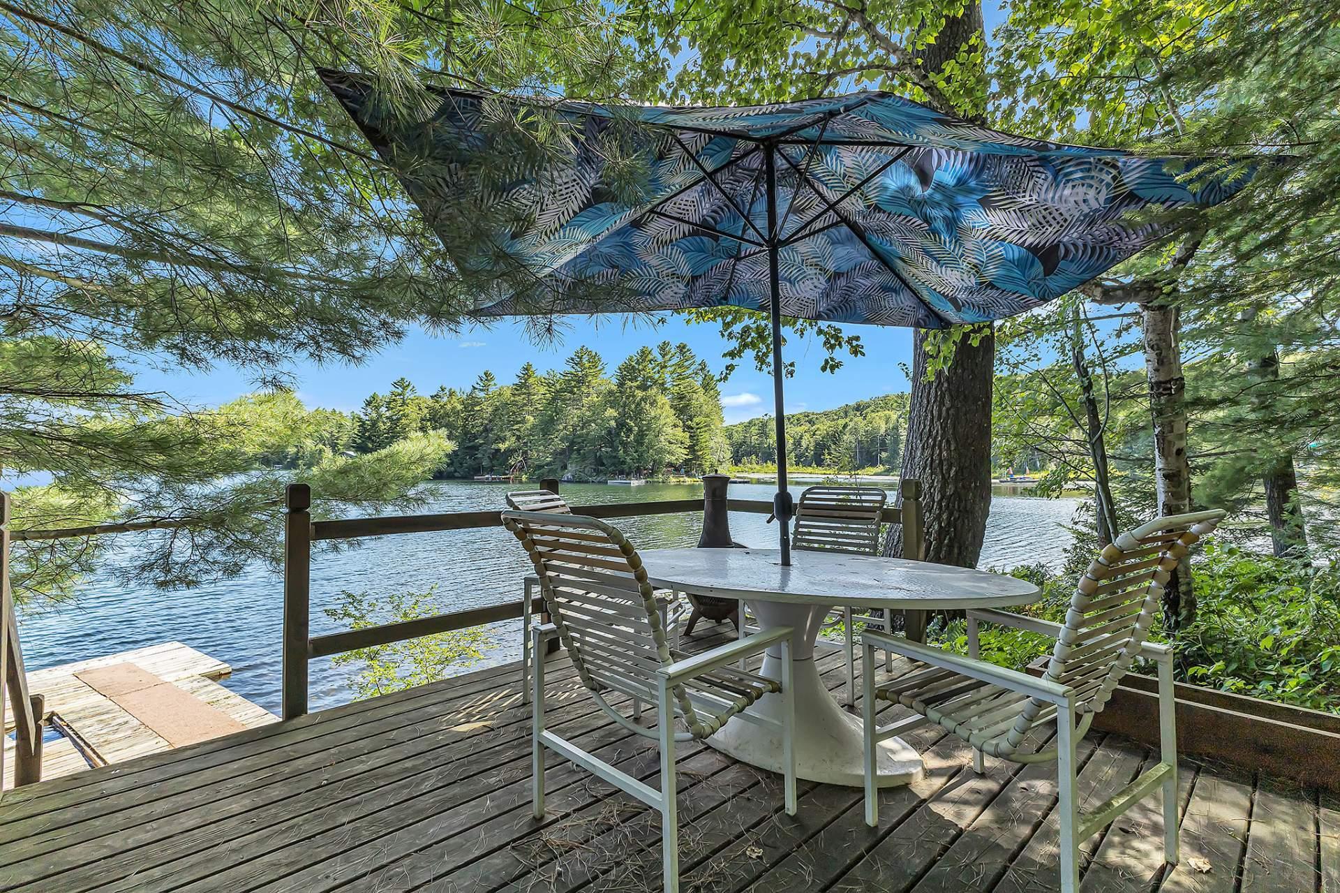









24


Ch. du Lac-Barnes

,
Val-des-Monts,




QC
J8N6E4


