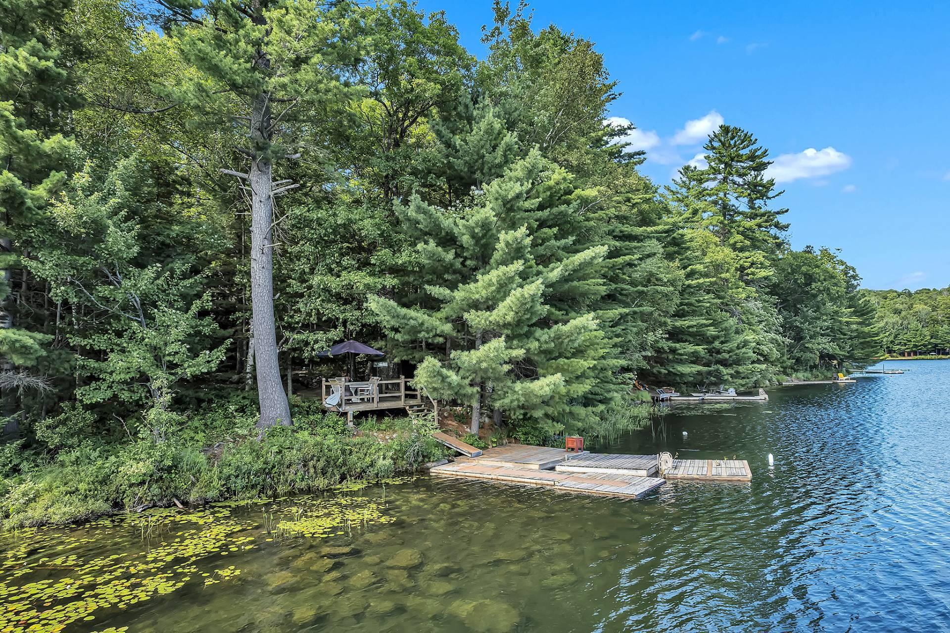 









24


Ch. du Lac-Barnes

,
Val-des-Monts,




QC
J8N6E4


