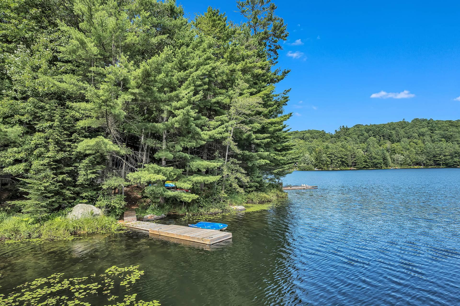 









24


Ch. du Lac-Barnes

,
Val-des-Monts,




QC
J8N6E4


