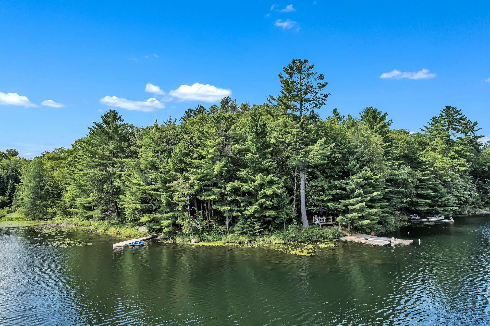 









24


Ch. du Lac-Barnes

,
Val-des-Monts,




QC
J8N6E4

