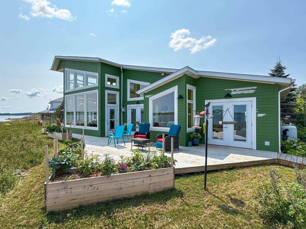












14 Garden Lane

,
Donaldston,




PE
C0A 1T0


