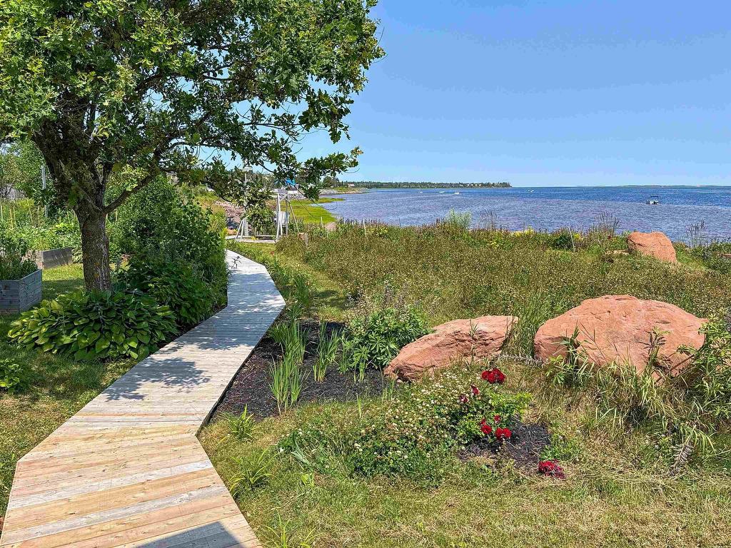 












14 Garden Lane

,
Donaldston,




PE
C0A 1T0

