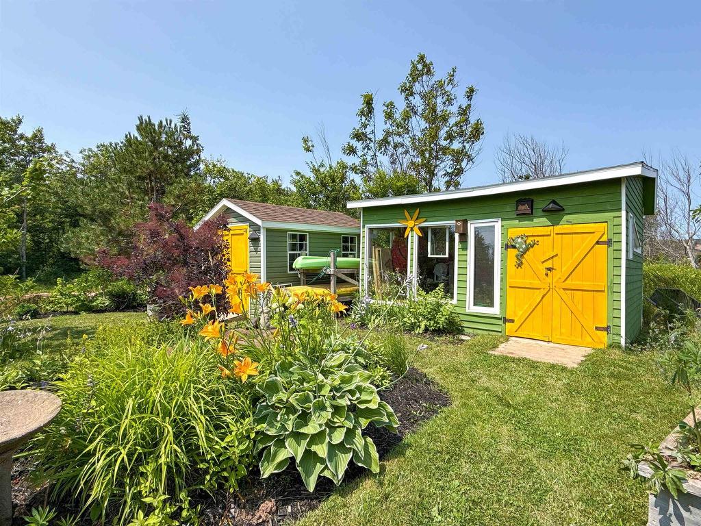












14 Garden Lane

,
Donaldston,




PE
C0A 1T0

