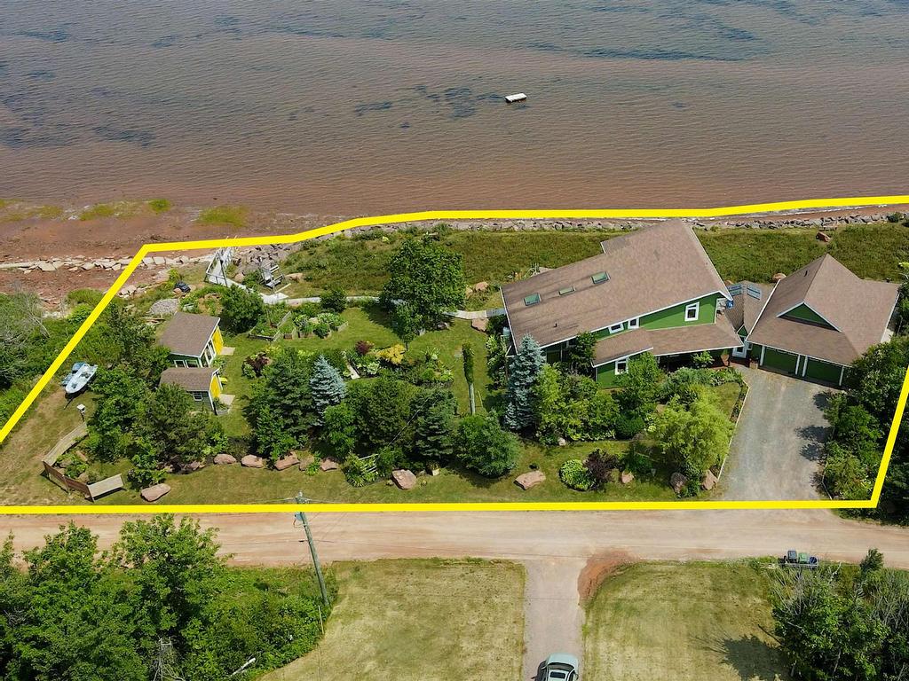 












14 Garden Lane

,
Donaldston,




PE
C0A 1T0

