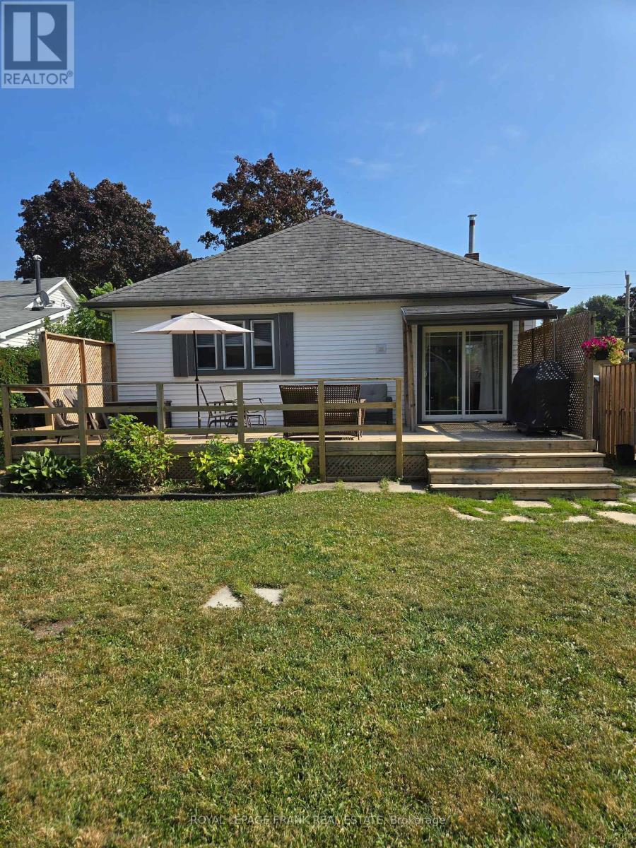 












78 QUEEN STREET

,
Kawartha Lakes (Lindsay),




Ontario
K9V1G4


