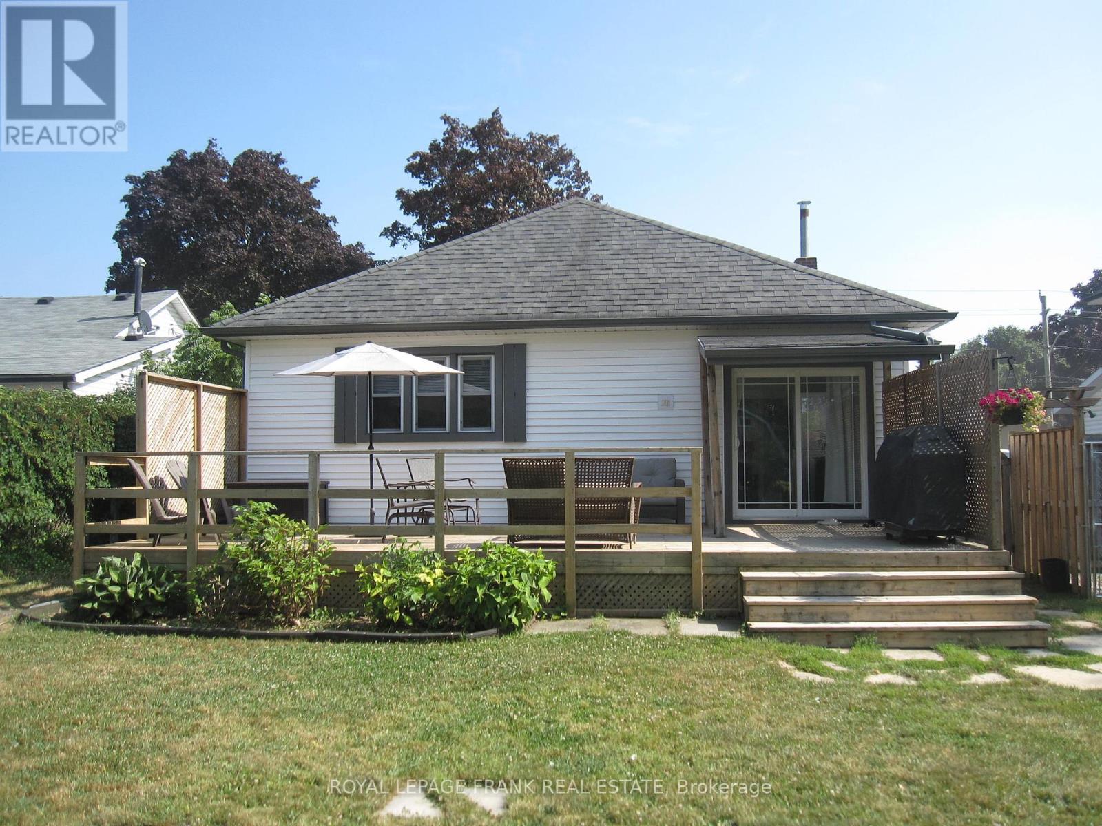 












78 QUEEN STREET

,
Kawartha Lakes (Lindsay),




Ontario
K9V1G4


