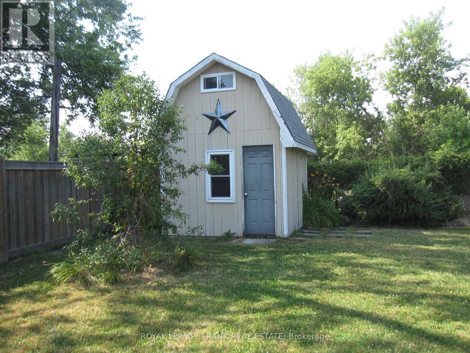 












78 QUEEN STREET

,
Kawartha Lakes (Lindsay),




Ontario
K9V1G4

