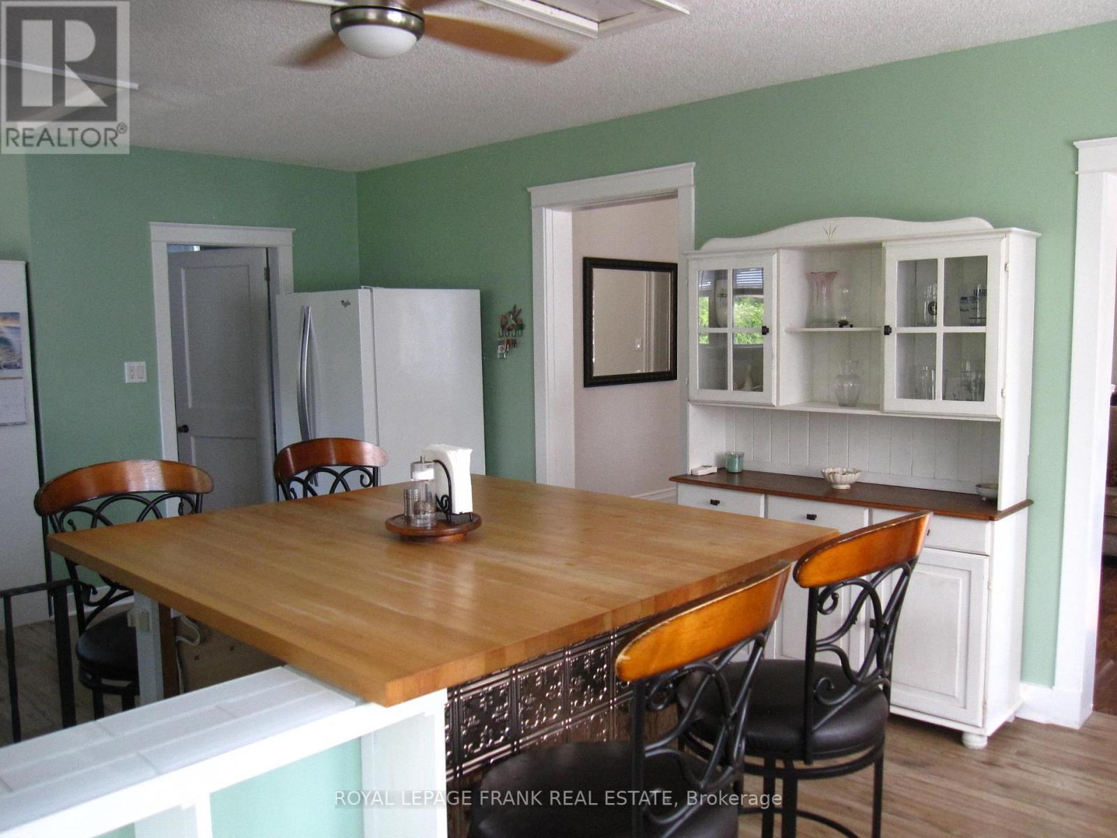 












78 QUEEN STREET

,
Kawartha Lakes (Lindsay),




Ontario
K9V1G4

