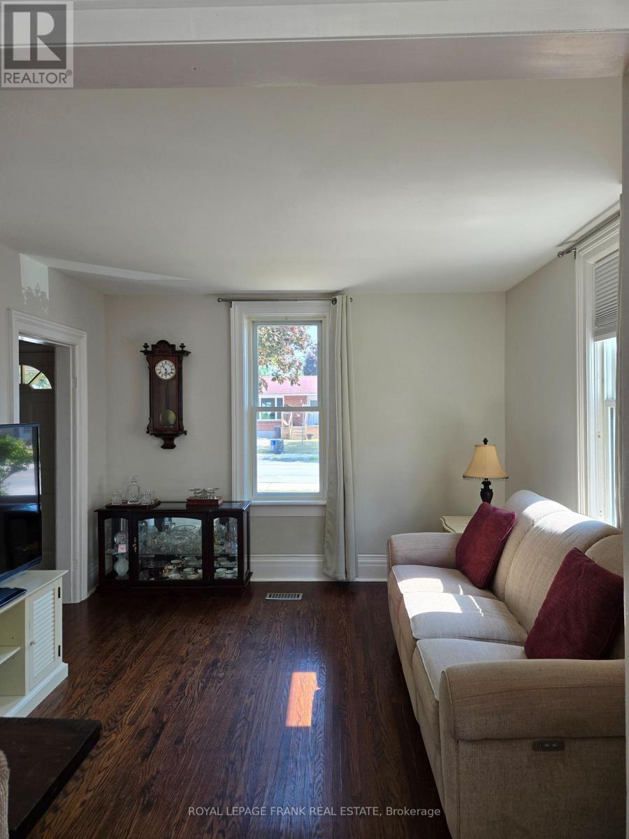 












78 QUEEN STREET

,
Kawartha Lakes (Lindsay),




Ontario
K9V1G4

