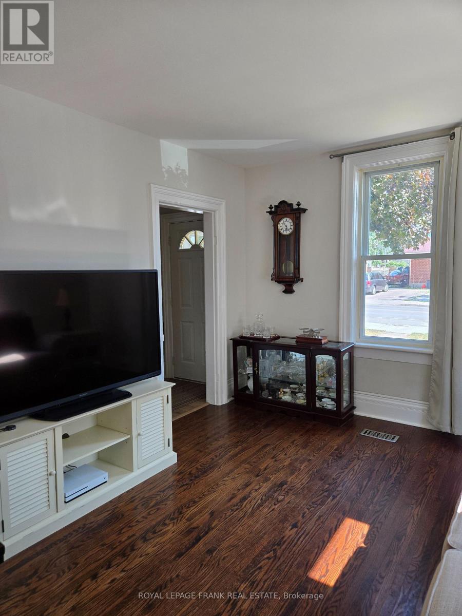 












78 QUEEN STREET

,
Kawartha Lakes (Lindsay),




Ontario
K9V1G4

