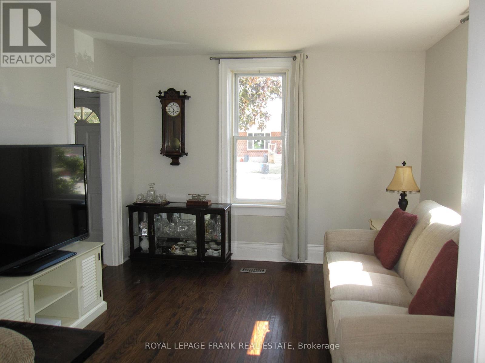 












78 QUEEN STREET

,
Kawartha Lakes (Lindsay),




Ontario
K9V1G4

