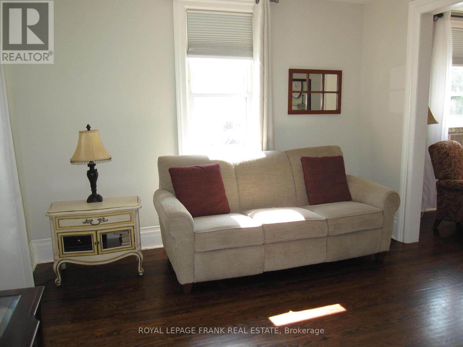 












78 QUEEN STREET

,
Kawartha Lakes (Lindsay),




Ontario
K9V1G4

