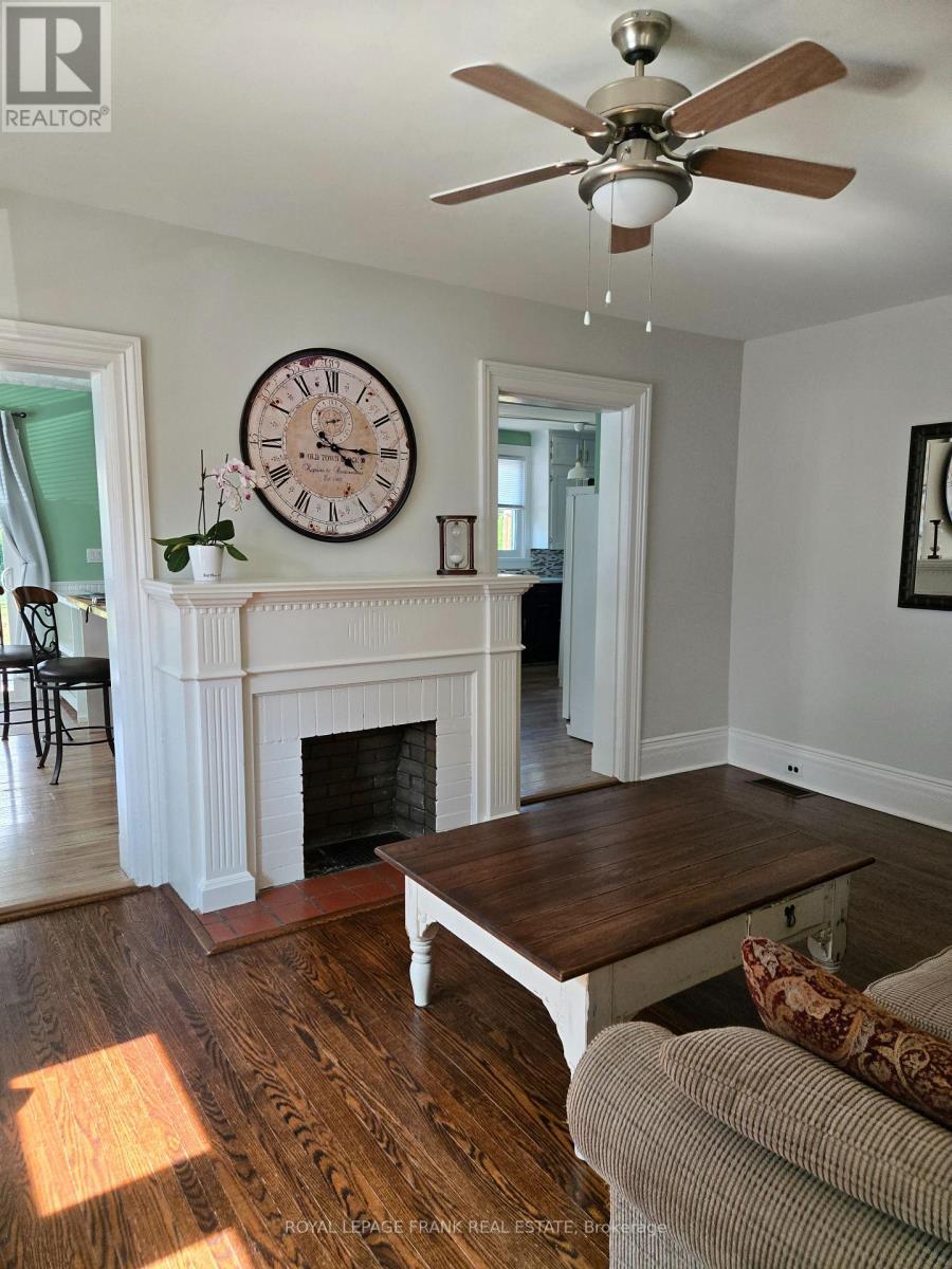 












78 QUEEN STREET

,
Kawartha Lakes (Lindsay),




Ontario
K9V1G4

