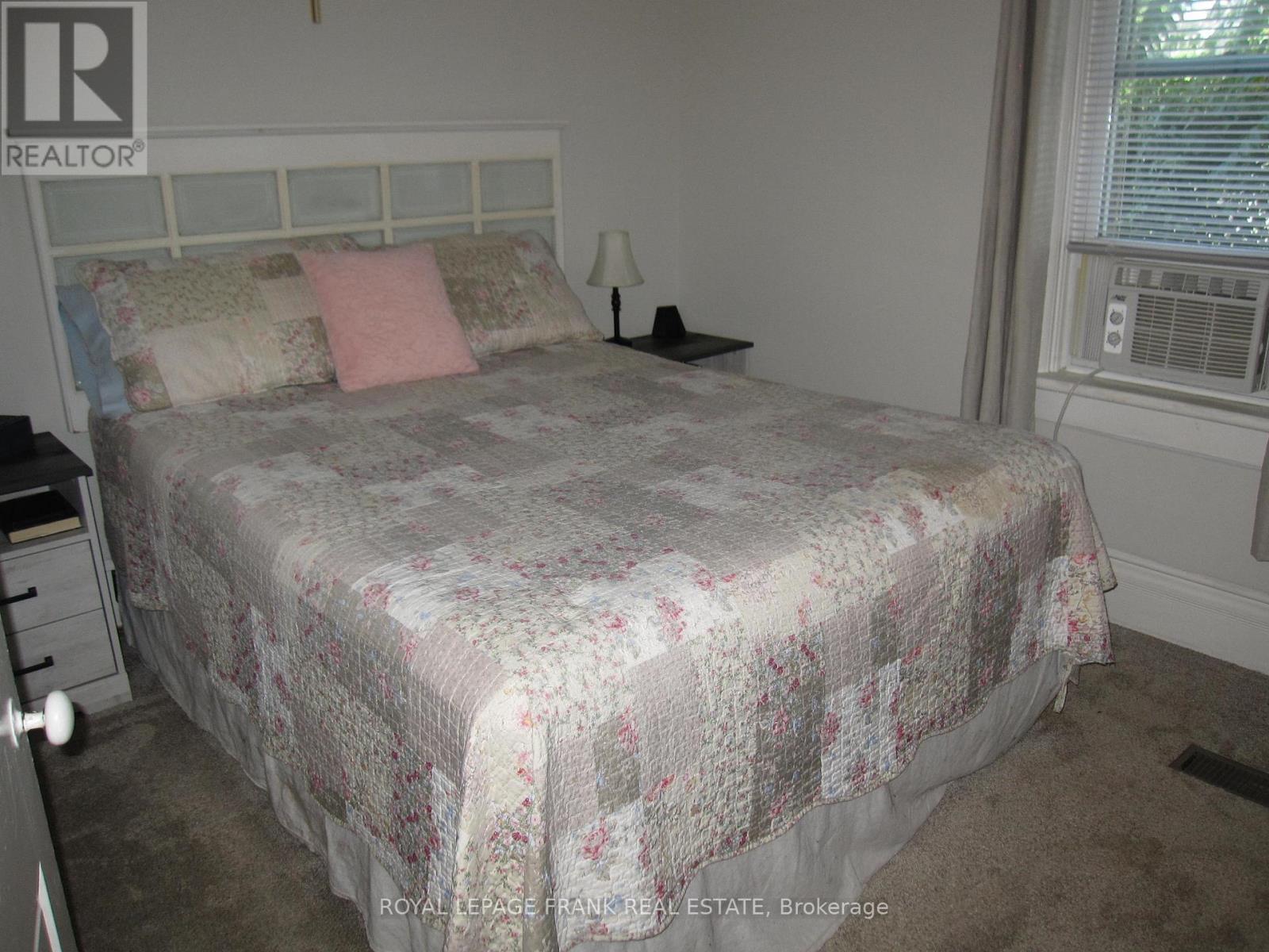 












78 QUEEN STREET

,
Kawartha Lakes (Lindsay),




Ontario
K9V1G4


