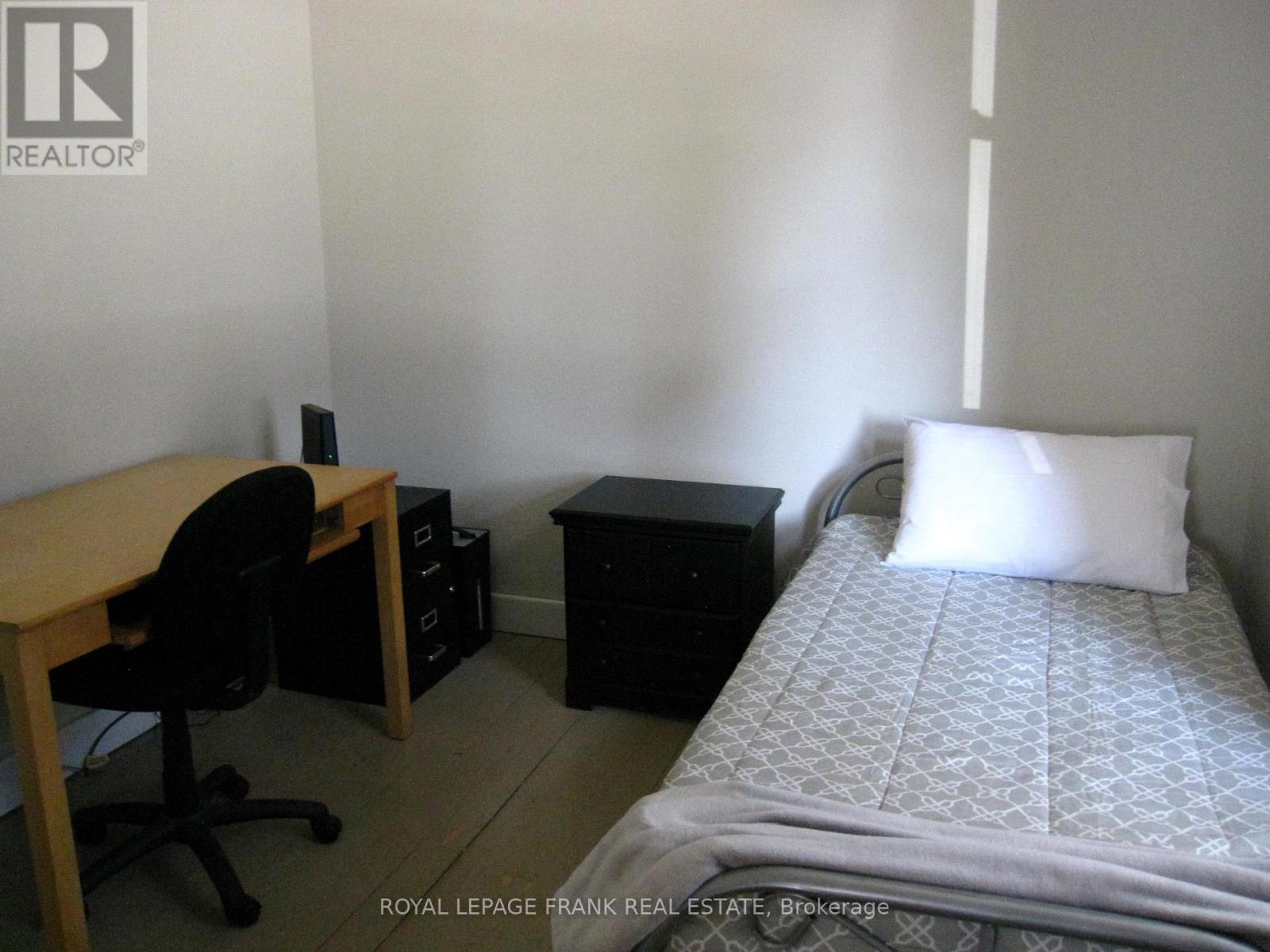 












78 QUEEN STREET

,
Kawartha Lakes (Lindsay),




Ontario
K9V1G4

