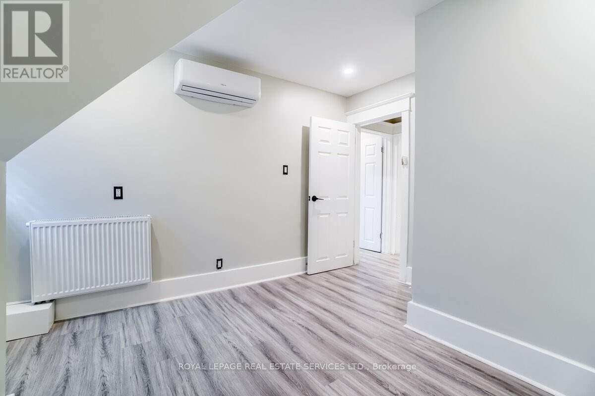 












301 - 31 TYNDALL AVENUE

,
Toronto,




Ontario
M6K2E9

