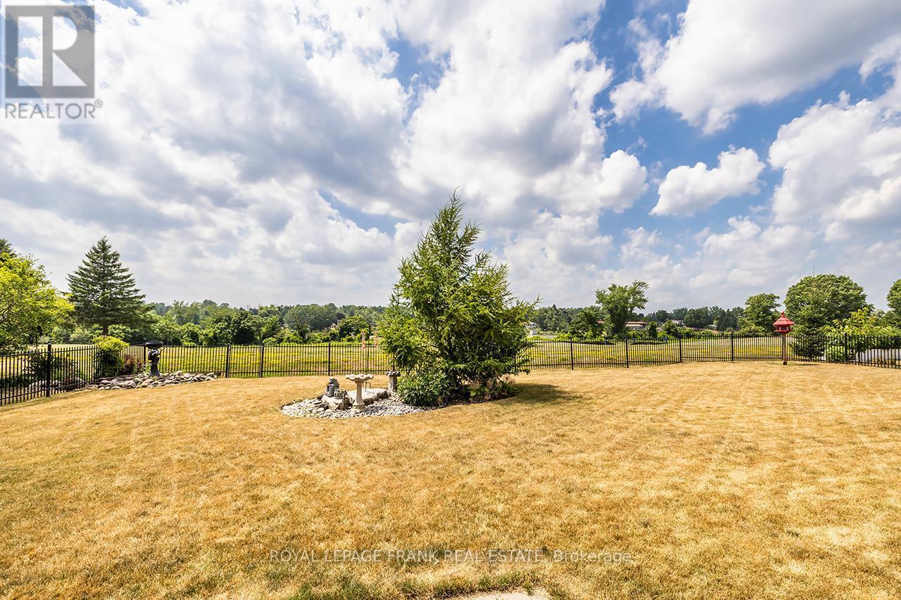 












202 SOUTHCREST DRIVE

,
Kawartha Lakes (Mariposa),




Ontario
L0C1G0

