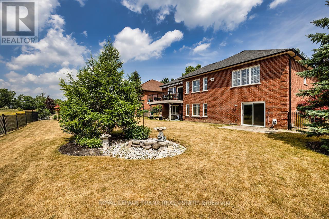 












202 SOUTHCREST DRIVE

,
Kawartha Lakes (Mariposa),




Ontario
L0C1G0

