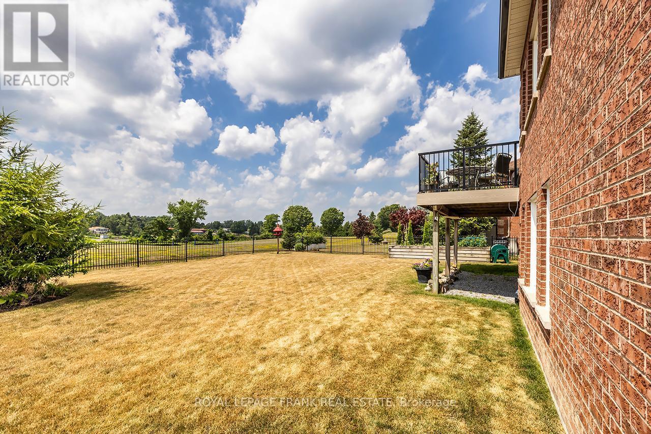 












202 SOUTHCREST DRIVE

,
Kawartha Lakes (Mariposa),




Ontario
L0C1G0

