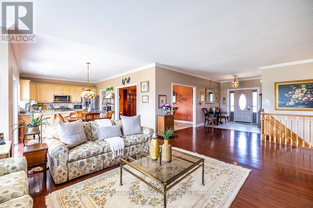 












202 SOUTHCREST DRIVE

,
Kawartha Lakes (Mariposa),




Ontario
L0C1G0

