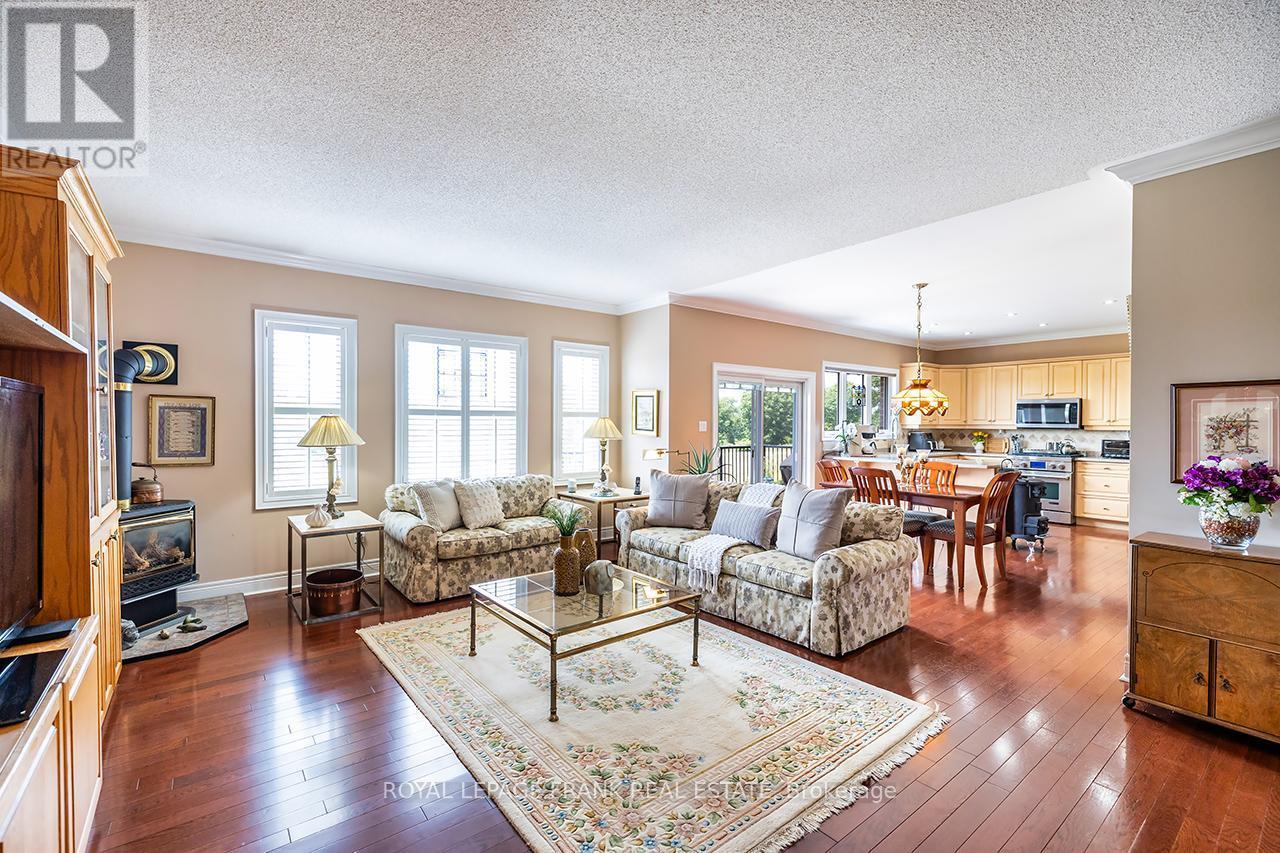 












202 SOUTHCREST DRIVE

,
Kawartha Lakes (Mariposa),




Ontario
L0C1G0

