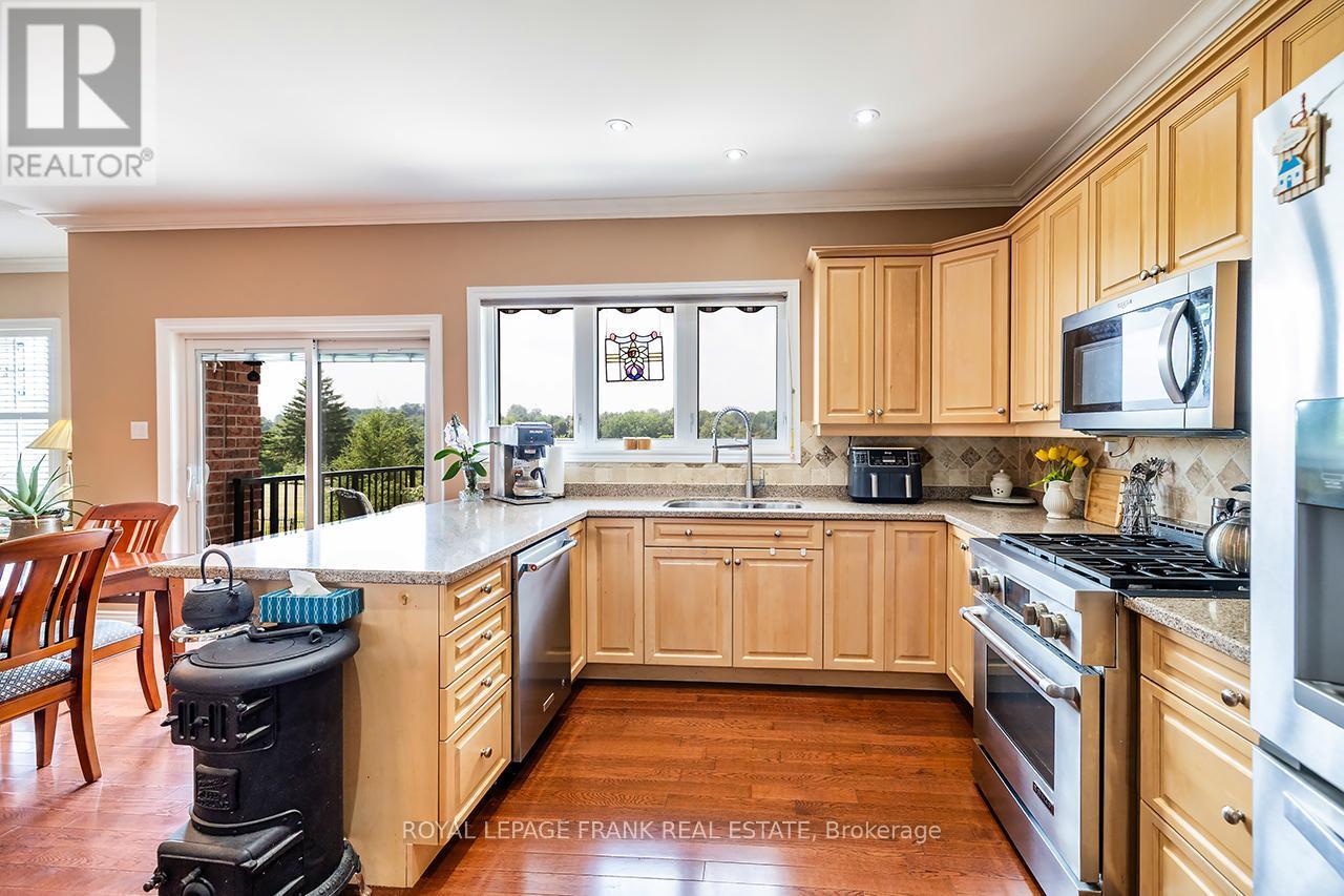 












202 SOUTHCREST DRIVE

,
Kawartha Lakes (Mariposa),




Ontario
L0C1G0

