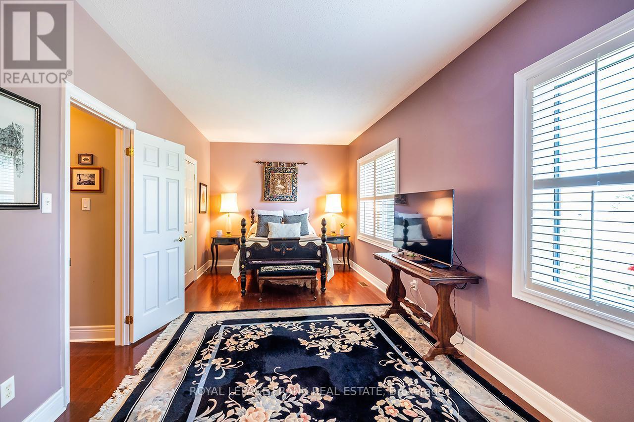 












202 SOUTHCREST DRIVE

,
Kawartha Lakes (Mariposa),




Ontario
L0C1G0

