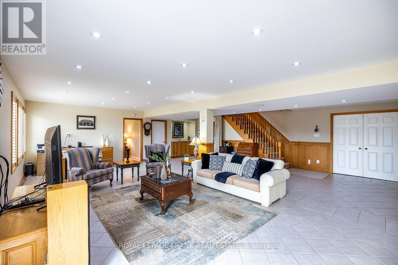 












202 SOUTHCREST DRIVE

,
Kawartha Lakes (Mariposa),




Ontario
L0C1G0

