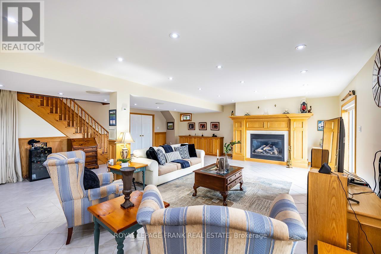 












202 SOUTHCREST DRIVE

,
Kawartha Lakes (Mariposa),




Ontario
L0C1G0


