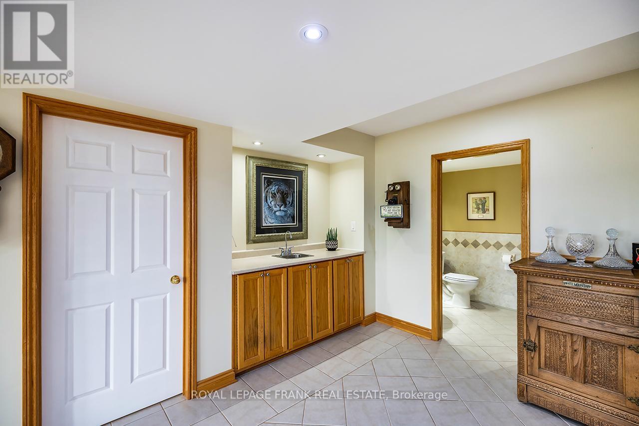 












202 SOUTHCREST DRIVE

,
Kawartha Lakes (Mariposa),




Ontario
L0C1G0

