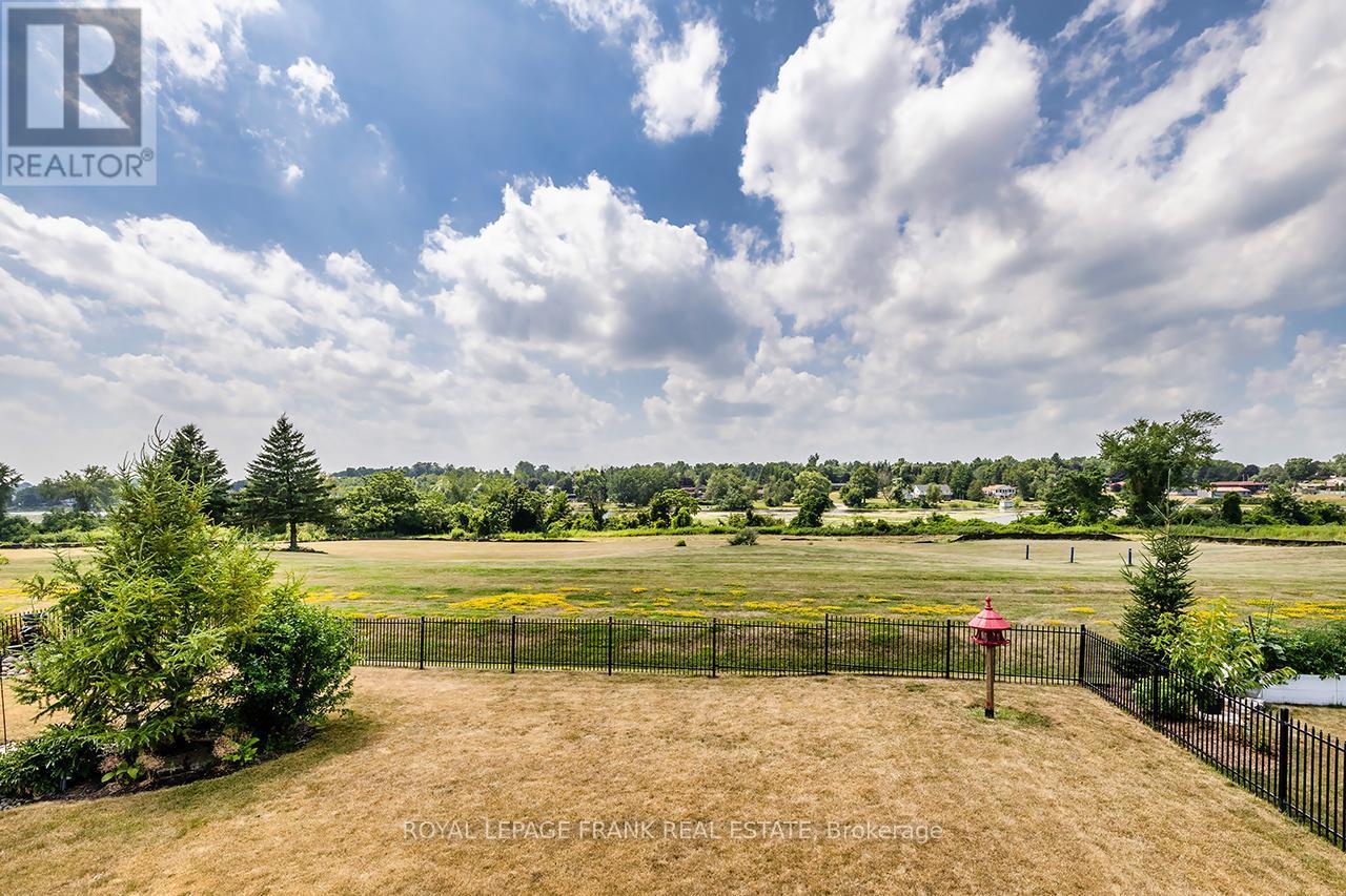 












202 SOUTHCREST DRIVE

,
Kawartha Lakes (Mariposa),




Ontario
L0C1G0

