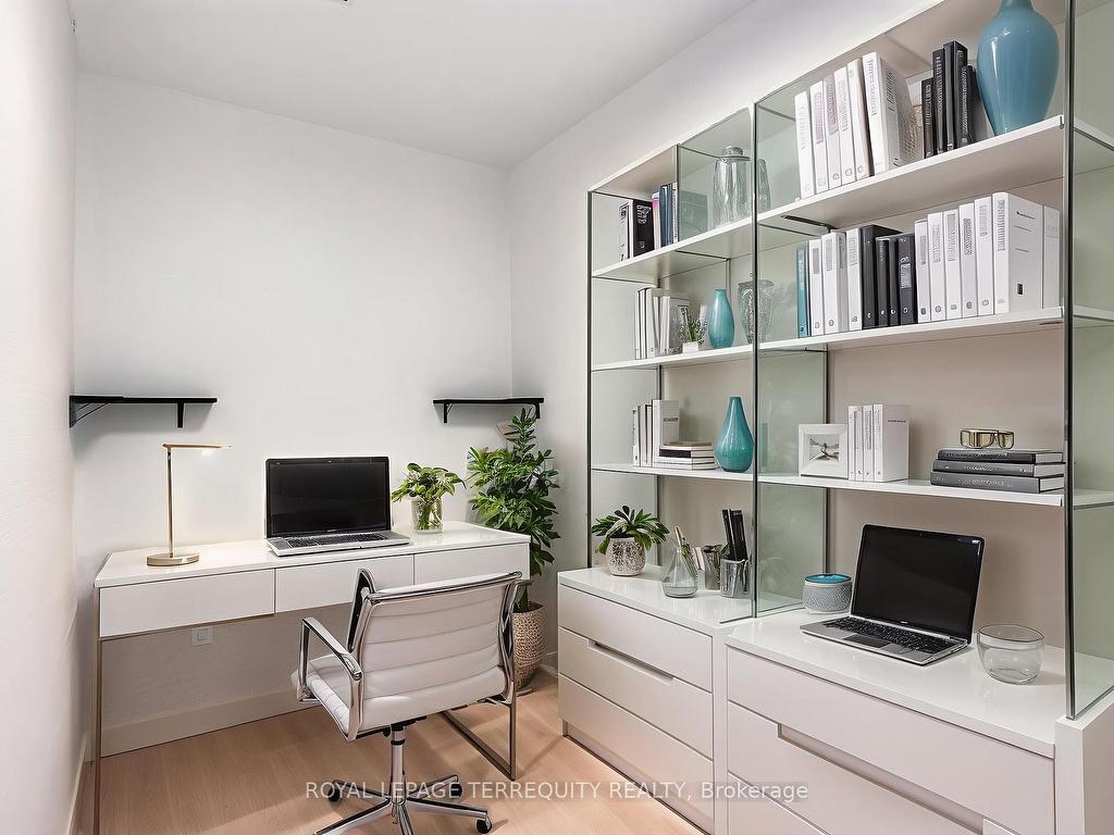 









130


River

Street, 205,
Toronto,




ON
M5A 0R8

