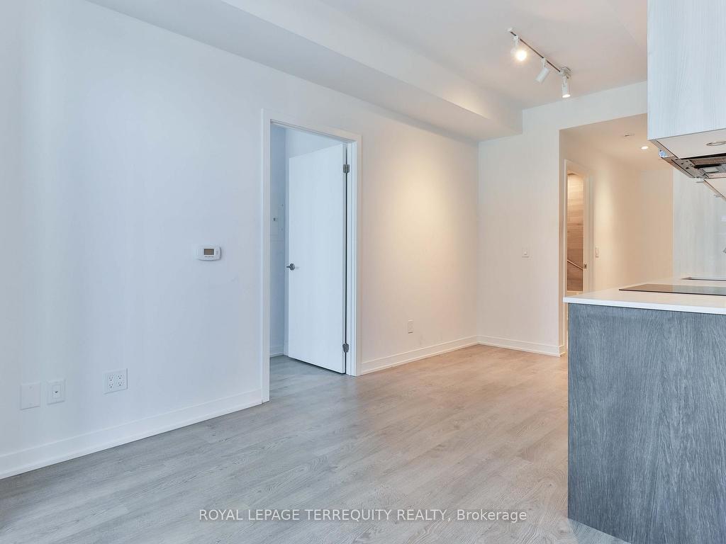 









1926


Lake Shore

Boulevard, 1212,
Toronto,




ON
M6S 1A1

