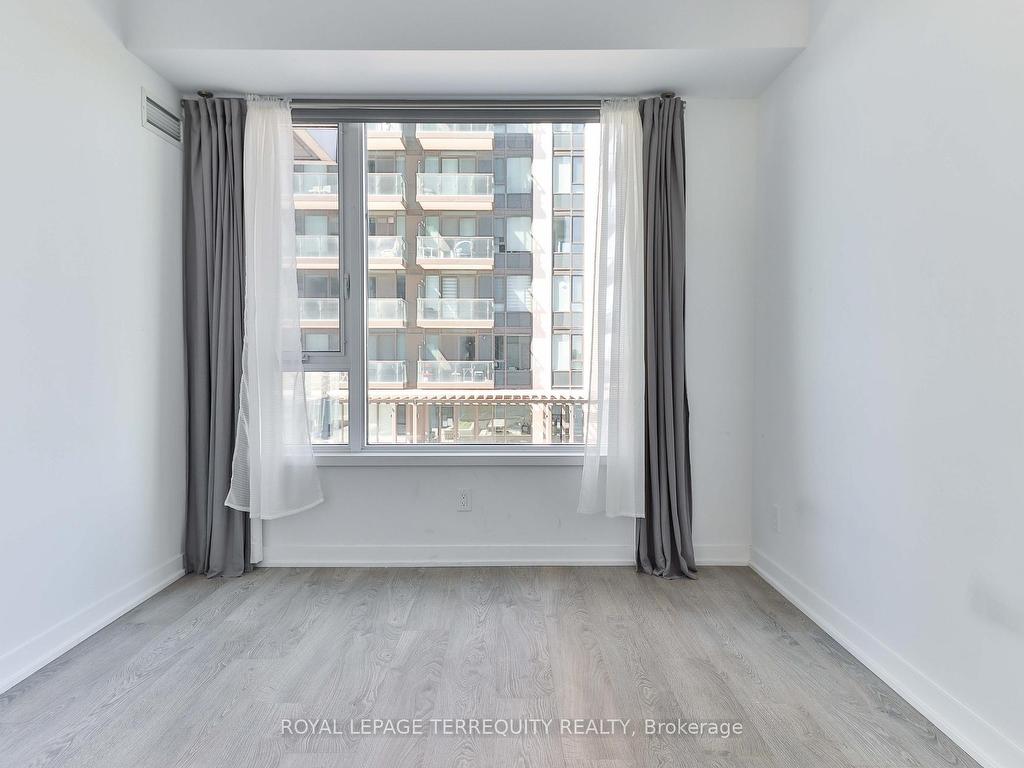 









1926


Lake Shore

Boulevard, 1212,
Toronto,




ON
M6S 1A1

