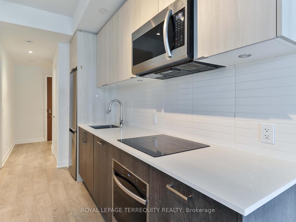









1926


Lake Shore

Boulevard, 1212,
Toronto,




ON
M6S 1A1

