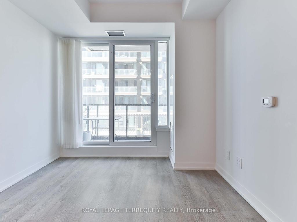 









1926


Lake Shore

Boulevard, 1212,
Toronto,




ON
M6S 1A1

