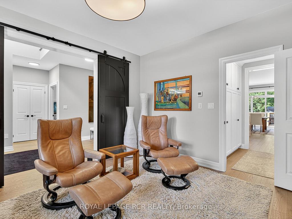 









42


Queen

Street,
Whitby,




ON
L1M 1C4


