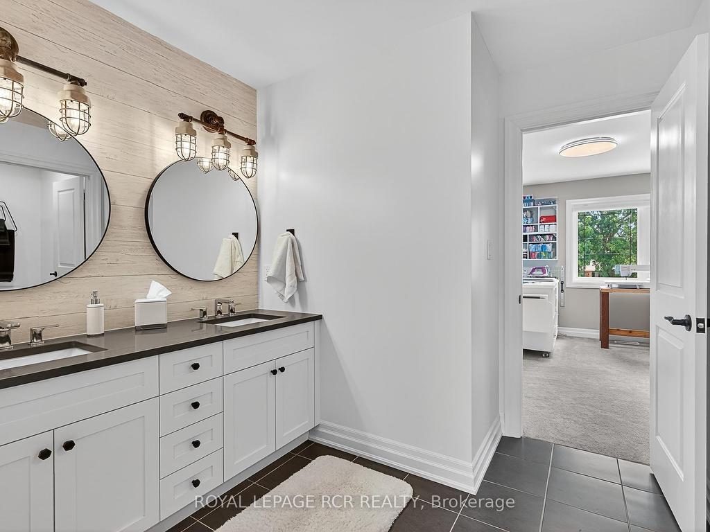 









42


Queen

Street,
Whitby,




ON
L1M 1C4

