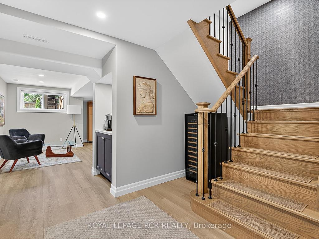 









42


Queen

Street,
Whitby,




ON
L1M 1C4

