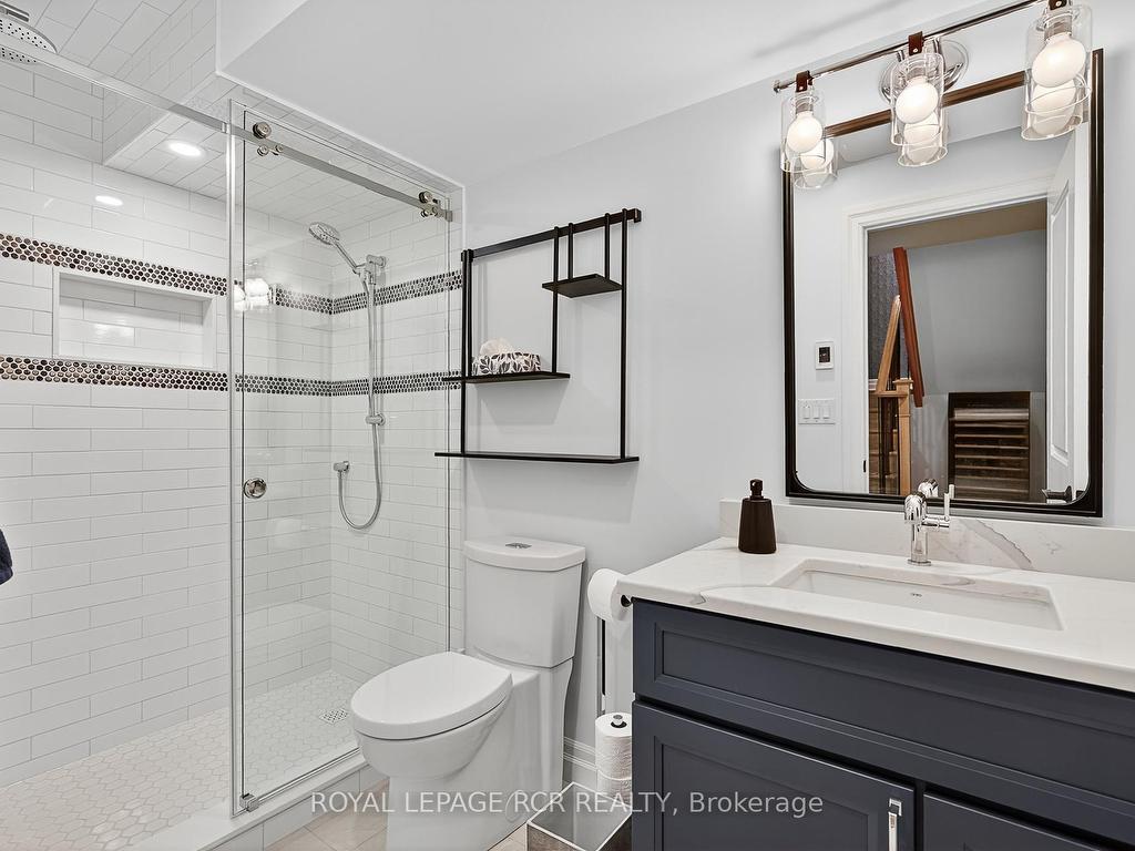 









42


Queen

Street,
Whitby,




ON
L1M 1C4

