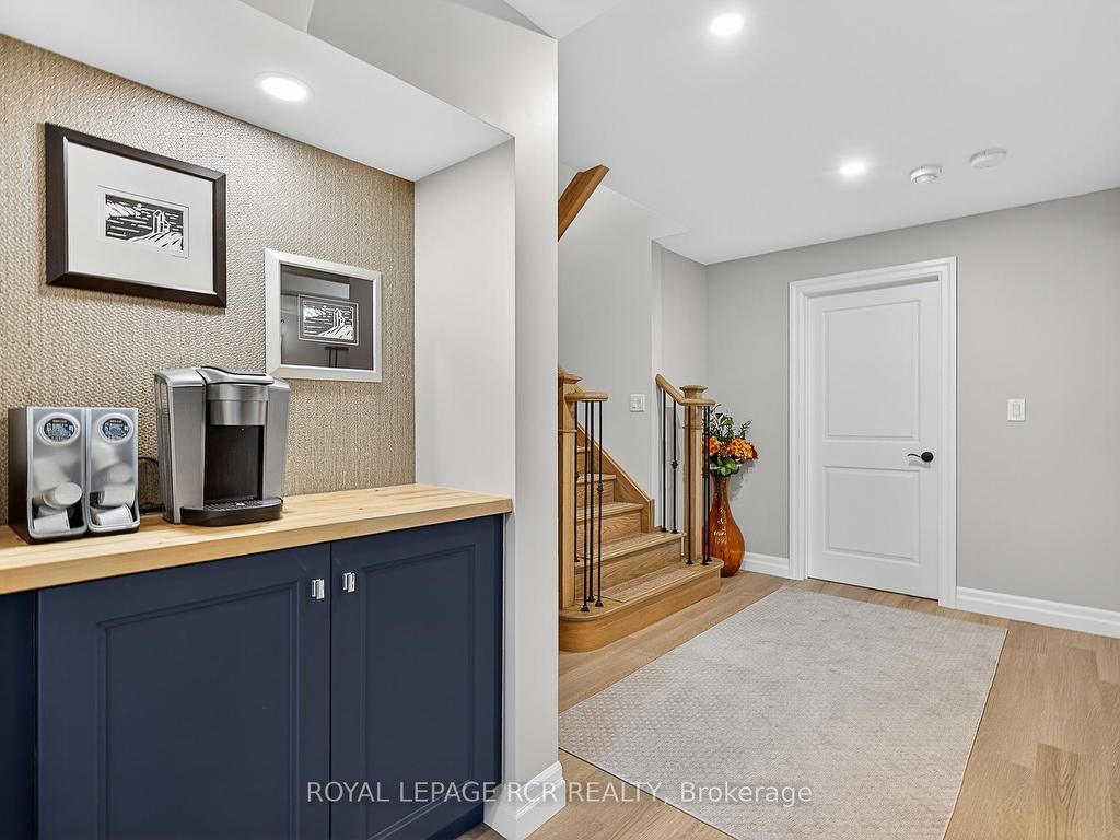 









42


Queen

Street,
Whitby,




ON
L1M 1C4

