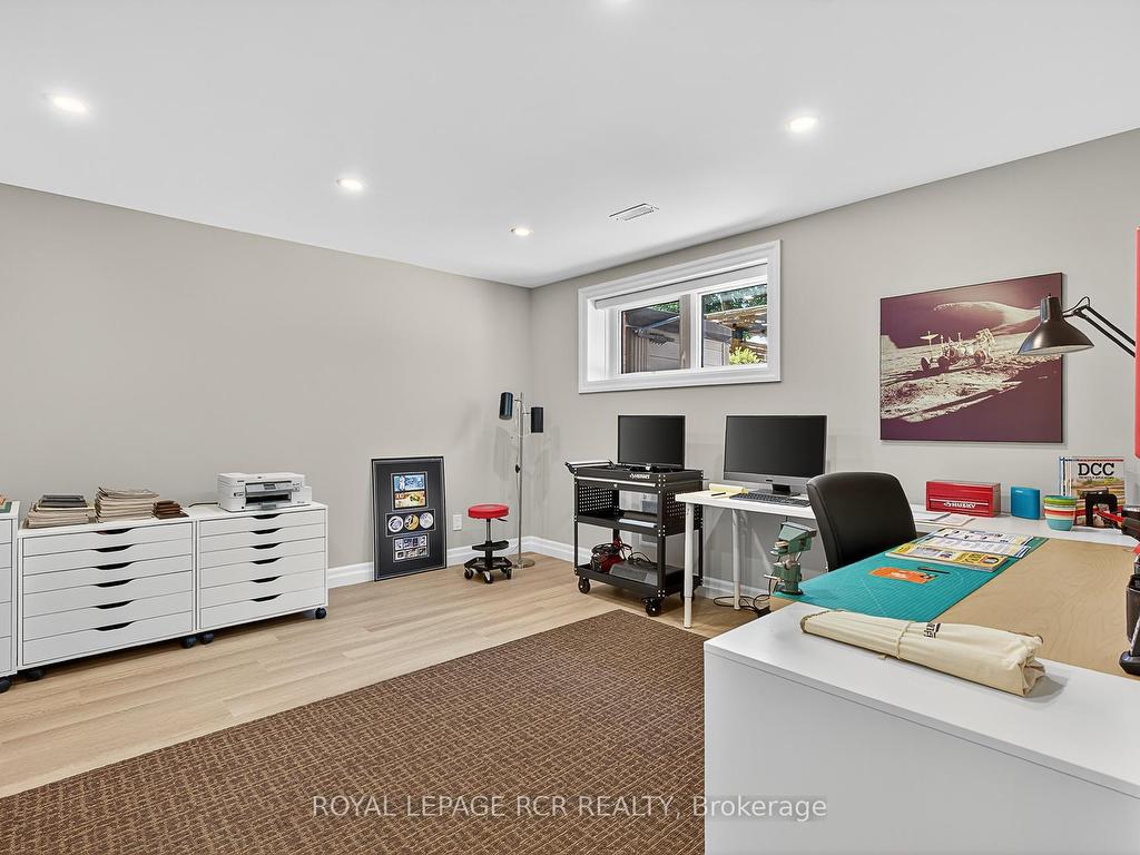 









42


Queen

Street,
Whitby,




ON
L1M 1C4

