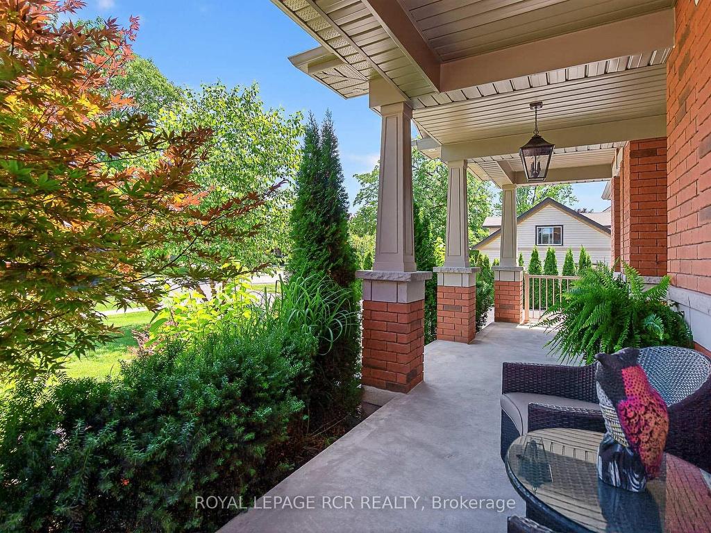 









42


Queen

Street,
Whitby,




ON
L1M 1C4

